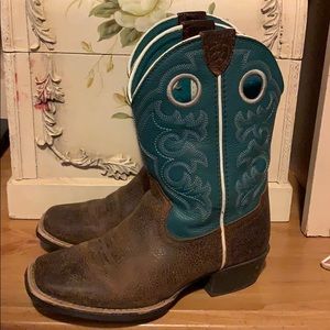 Cowgirl boot, used but good condition.